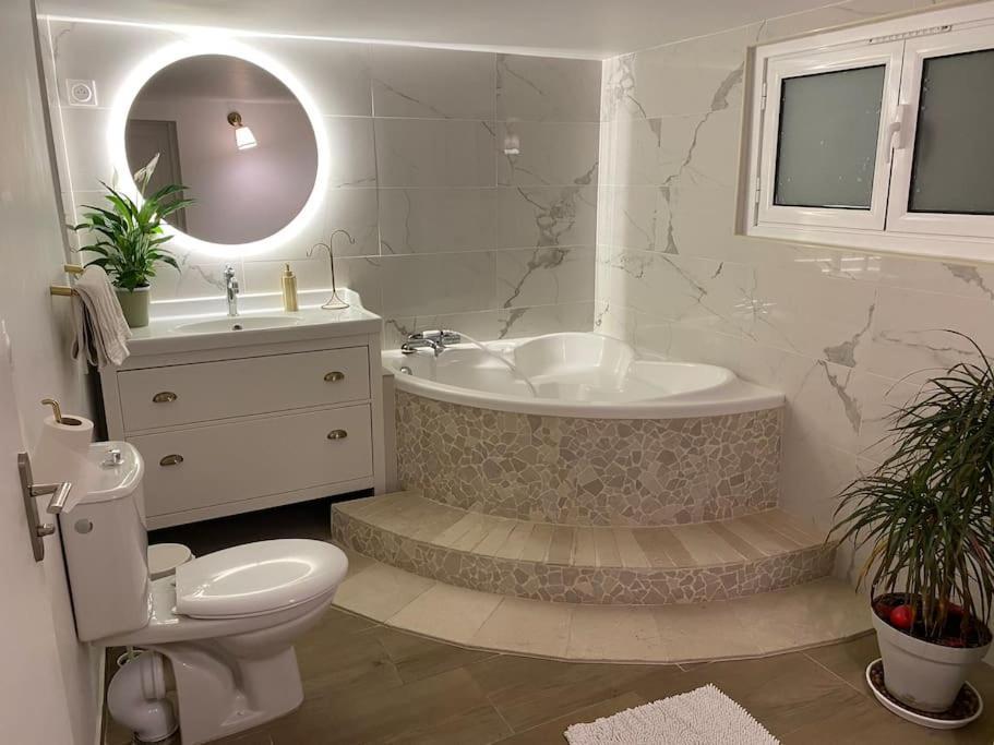 Guest House Privee Ezanville Екстер'єр фото